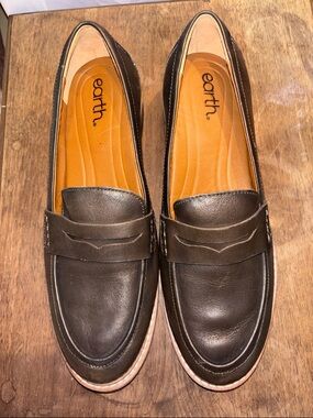 Earth Javas Penny Loafer  Dark  Brown Pewter Leather size 10